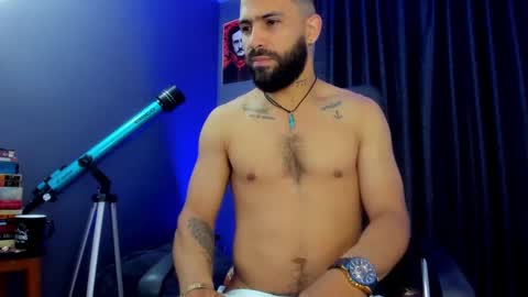 Snapshot of leo_diaz01 chatting on December 2024 08:15:02 PM Leo Diaz online show from December 2024 08:15:02 PM