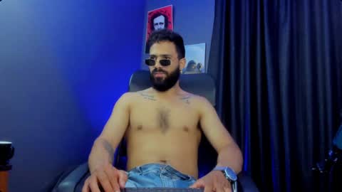 Snapshot of leo_diaz01 chatting on January 2025 04:57:01 PM Leo Diaz online show from January 2025 04:57:01 PM