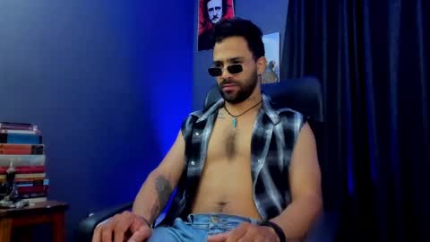 Snapshot of leo_diaz01 chatting on January 2025 01:10:02 AM Leo Diaz online show from January 2025 01:10:02 AM