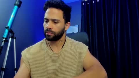 Snapshot of leo_diaz01 chatting on February 2025 03:54:02 AM Leo Diaz online show from February 2025 03:54:02 AM
