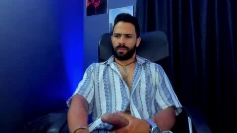 Snapshot of leo_diaz01 chatting on March 2025 04:27:02 AM Leo Diaz online show from March 2025 04:27:02 AM