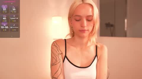 Snapshot of leo_lulu chatting on October 2025 04:06:02 PM Ashly online show from October 2025 04:06:02 PM