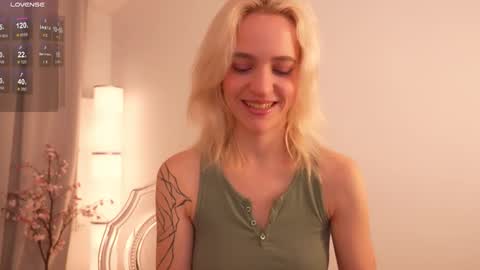 Snapshot of leo_lulu chatting on November 2025 09:40:01 AM Ashly online show from November 2025 09:40:01 AM