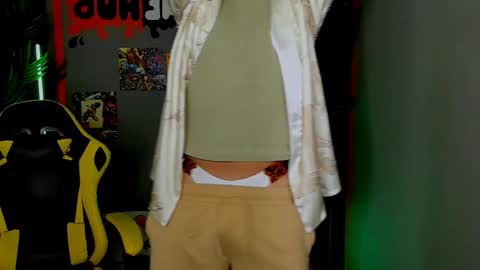 Snapshot of leo_mooree chatting on September 2025 04:44:02 PM Leo online show from September 2025 04:44:02 PM