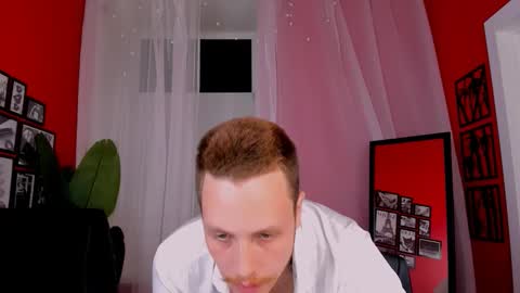 Snapshot of leo_mooree chatting on September 2025 09:09:02 PM Leo online show from September 2025 09:09:02 PM