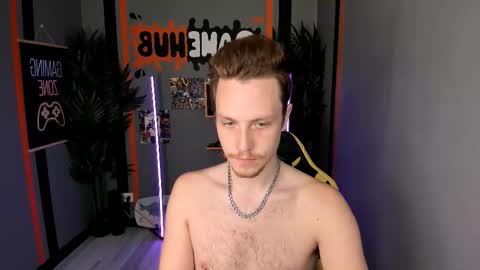 Snapshot of leo_mooree chatting on October 2025 05:06:02 PM Leo online show from October 2025 05:06:02 PM