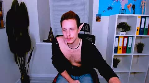 Snapshot of leo_mooree chatting on October 2025 05:13:02 PM Leo online show from October 2025 05:13:02 PM