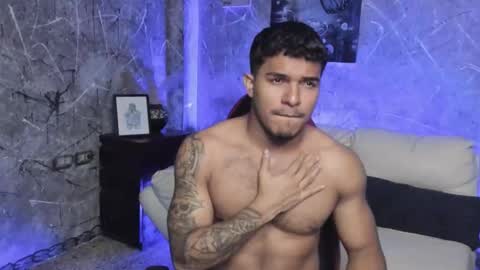 Leo independent model online show from October 2025 12:44:01 AM