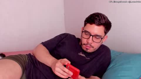 Snapshot of leoandviolet chatting on October 2025 04:31:02 PM Carlos Alissa. Help us to reach 100 likes online show from October 2025 04:31:02 PM