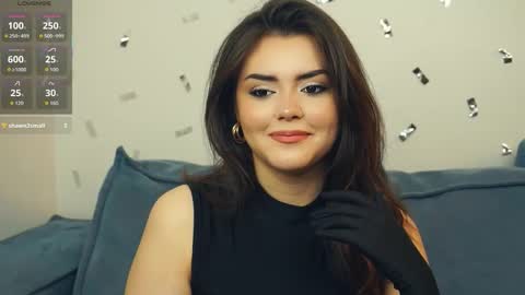 Mia online show from September 2025 06:23:02 PM