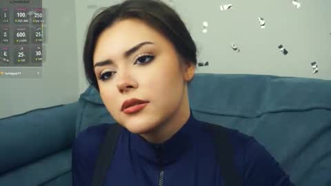 Mia online show from October 2025 07:15:01 AM