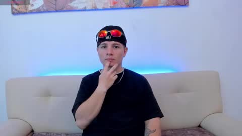 Leo  online show from October 2025 08:18:01 PM