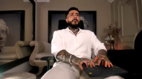 Leo Salvatore online show from December 2024 08:51:01 PM
