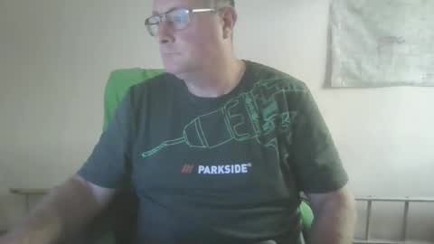 Snapshot of lerase40 chatting on November 2025 02:39:02 PM homquisgode online show from November 2025 02:39:02 PM