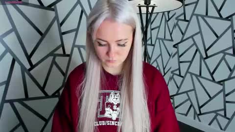 Joyce online show from October 2025 02:09:01 AM