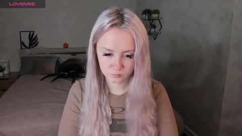 Joyce online show from November 2025 02:25:01 AM