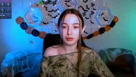 leslie_bird online show from October 2025 11:00:02 AM