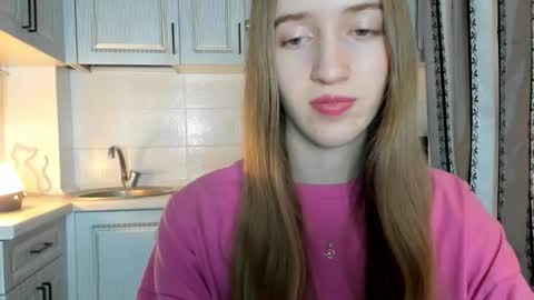 Snapshot of leslie_my_lovee chatting on November 2025 08:24:02 PM LESLIE online show from November 2025 08:24:02 PM