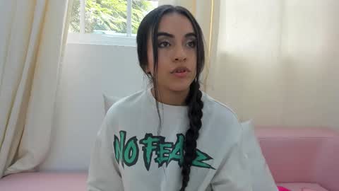 Snapshot of lesliebush chatting on November 2025 03:23:02 PM LeslieBush online show from November 2025 03:23:02 PM