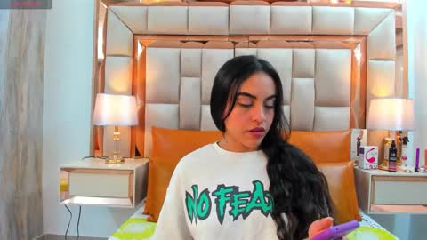 Snapshot of lesliebush chatting on November 2025 11:08:02 AM LeslieBush online show from November 2025 11:08:02 AM