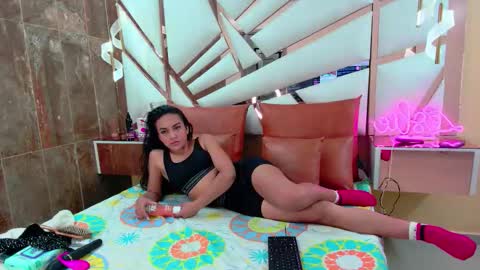 Snapshot of lesliebush chatting on December 2025 11:49:02 AM LeslieBush online show from December 2025 11:49:02 AM