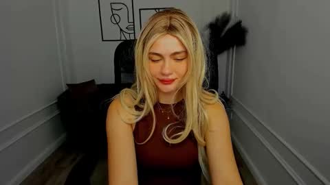 lesliemineg online show from October 2025 11:39:01 AM