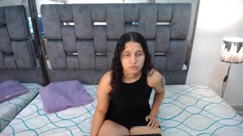 -- lesly -- online show from September 2025 11:45:01 AM