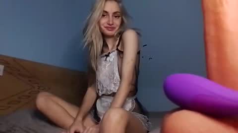 Snapshot of lesyawhite chatting on October 2025 06:08:01 PM lesyawhite online show from October 2025 06:08:01 PM