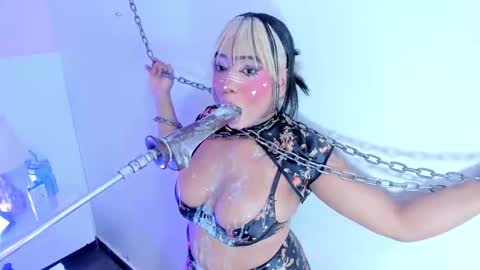 Snapshot of leticia_lynn chatting on October 2025 08:51:02 PM LETI 3 online show from October 2025 08:51:02 PM