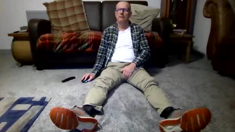 Snapshot of letmestrip chatting on November 2025 11:49:02 PM paul online show from November 2025 11:49:02 PM