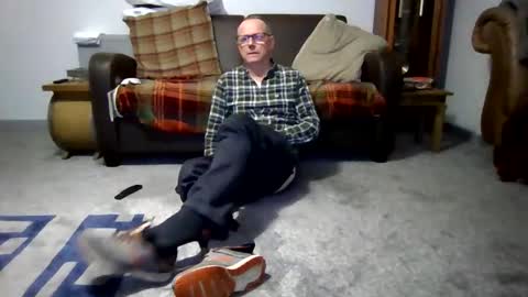 Snapshot of letmestrip chatting on November 2025 12:31:02 AM paul online show from November 2025 12:31:02 AM