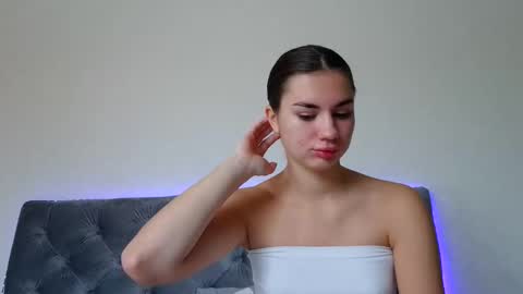 Emily online show from October 2025 10:30:01 AM