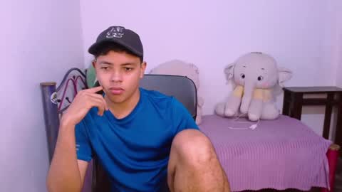 Snapshot of levii_7 chatting on October 2025 09:45:01 PM 0600AM-1200PM - online show from October 2025 09:45:01 PM