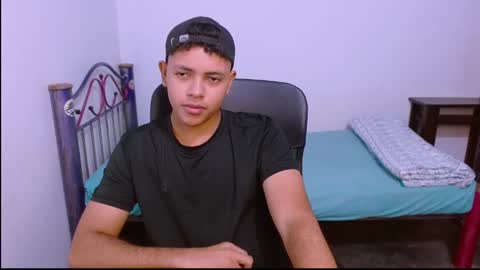 Snapshot of levii_7 chatting on November 2025 05:07:02 AM 0600AM-1200PM - online show from November 2025 05:07:02 AM