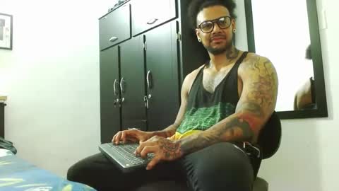 Snapshot of lewisstrong chatting on October 2025 05:41:02 PM Lewis Strong online show from October 2025 05:41:02 PM