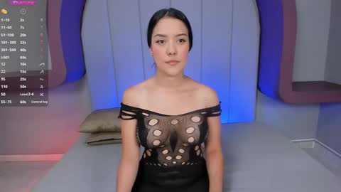 Lexie Thompson  online show from September 2025 12:05:02 PM