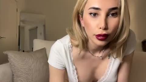 Snapshot of lexii_23 chatting on October 2025 06:16:02 AM Sexy Lexi online show from October 2025 06:16:02 AM