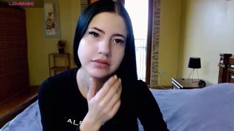 lexyswett online show from October 2025 12:02:02 PM