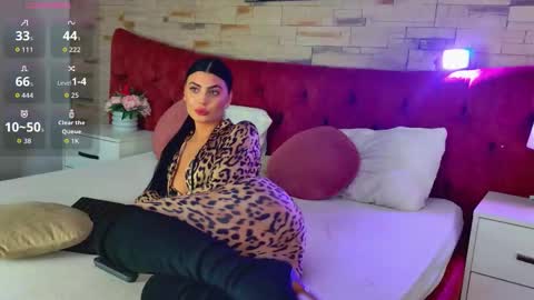 Sarra online show from September 2025 07:59:01 PM