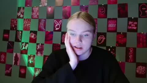 Leyla online show from October 2025 06:41:02 AM