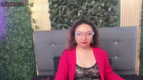 Snapshot of leyla_smithh chatting on September 2025 12:05:01 PM Leyla smithh online show from September 2025 12:05:01 PM