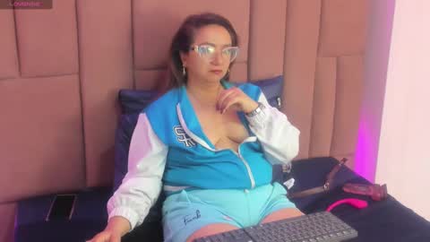 Snapshot of leyla_smithh chatting on September 2025 12:29:01 PM Leyla smithh online show from September 2025 12:29:01 PM