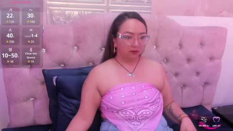 Snapshot of leyla_smithh chatting on September 2025 12:17:02 PM Leyla smithh online show from September 2025 12:17:02 PM