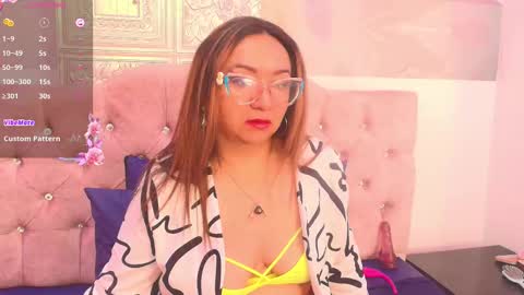 Snapshot of leyla_smithh chatting on September 2025 12:10:02 PM Leyla smithh online show from September 2025 12:10:02 PM