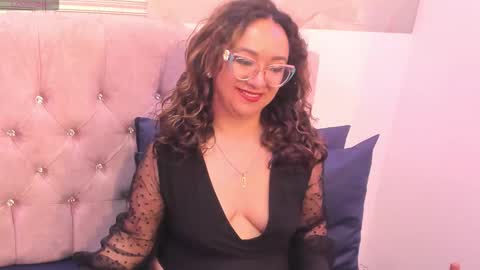 Snapshot of leyla_smithh chatting on October 2025 01:32:01 PM Leyla smithh online show from October 2025 01:32:01 PM