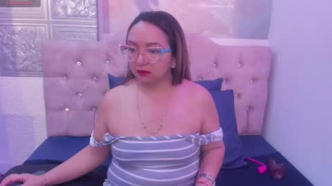 Snapshot of leyla_smithh chatting on October 2025 12:16:01 PM Leyla smithh online show from October 2025 12:16:01 PM
