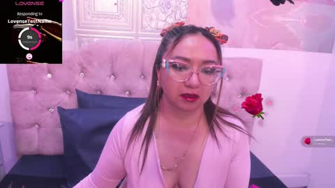 Snapshot of leyla_smithh chatting on October 2025 12:28:01 PM Leyla smithh online show from October 2025 12:28:01 PM