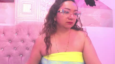 Snapshot of leyla_smithh chatting on October 2025 12:09:02 PM Leyla smithh online show from October 2025 12:09:02 PM