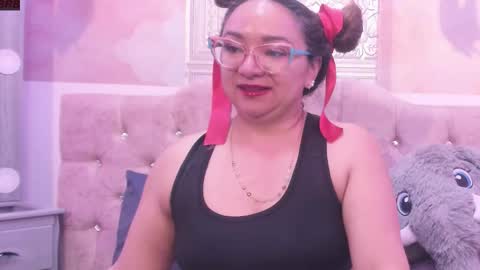 Snapshot of leyla_smithh chatting on October 2025 01:03:02 PM Leyla smithh online show from October 2025 01:03:02 PM