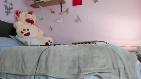 Snapshot of leynamadrigal chatting on October 2025 06:23:01 PM Leyna online show from October 2025 06:23:01 PM